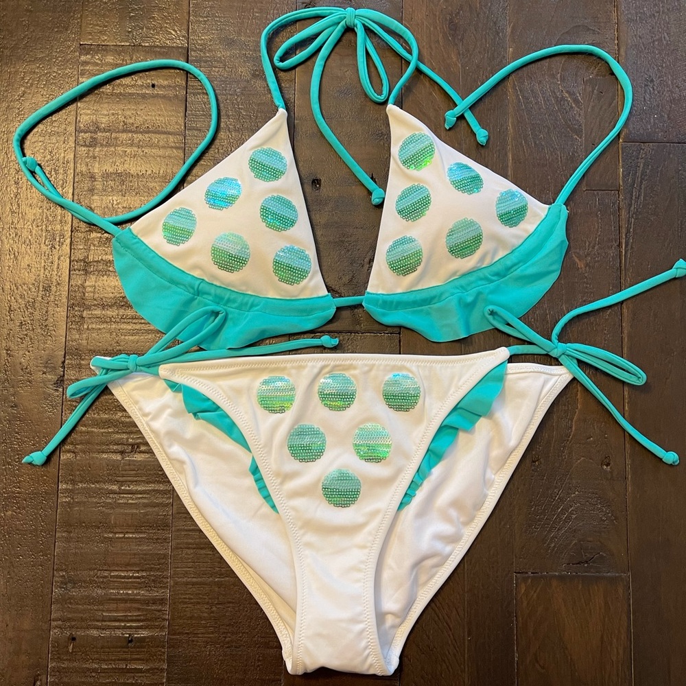 NEW Victoria’s Secret Bikini!